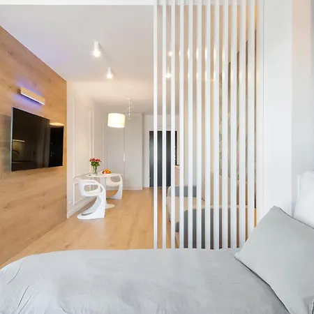 Centrum Wigury Parking Dostep Na Kod Blisko Galeria Lodzka, Piotrkowska, Jednorozec