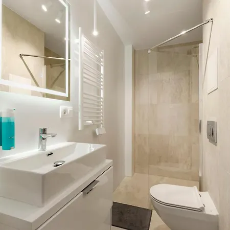 Centrum Wigury Parking Dostep Na Kod Blisko Galeria Lodzka, Piotrkowska, Jednorozec Apartmán