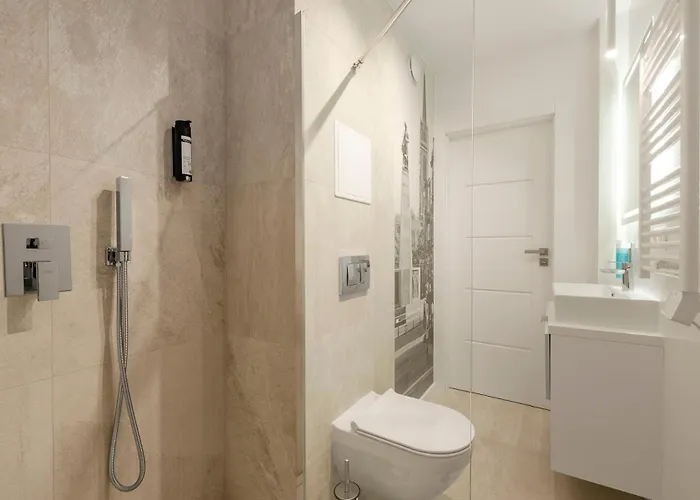 Apartament Centrum Wigury Parking Dostep Na Kod Blisko Galeria Lodzka, Piotrkowska, Jednorozec *